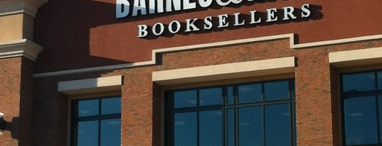 Barnes & Noble is one of Locais curtidos por Jeremy Scott.