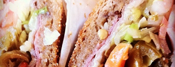 Potbelly Sandwich Shop is one of Locais curtidos por Brian.