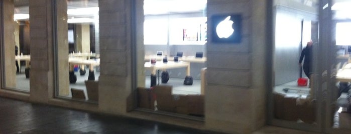 Apple Sainte-Catherine is one of All Apple Stores in Europe.