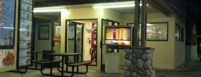 Sonic Drive-In is one of Lugares favoritos de Steve.