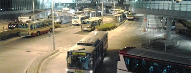 Shin-Yokohama Sta. Bus Stop is one of 羽田空港アクセスバス1(東京、神奈川、静岡、山梨方面).