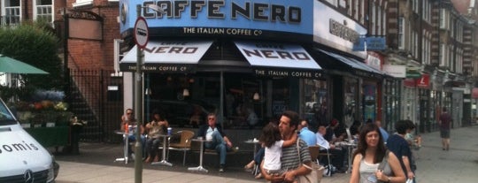 Caffè Nero is one of Lieux qui ont plu à Patrick James.