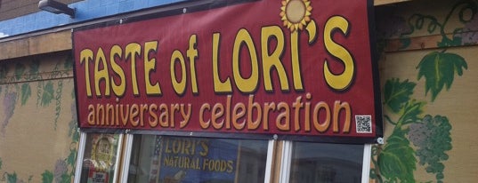 Lori's Natural Foods Center is one of Locais curtidos por MaryEllen.