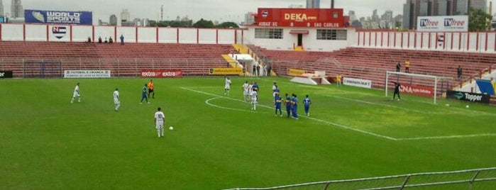 Nacional Atlético Clube is one of Lieux qui ont plu à Henrique.