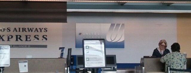 United Ticket Counter is one of Locais curtidos por Lizzie.
