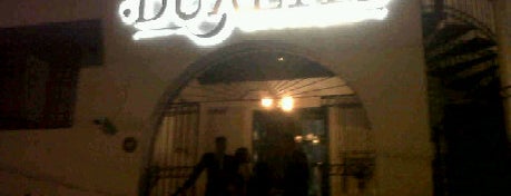 Duality Club - Restaurant & Club is one of Bares & Antros Gay Lesbicos.