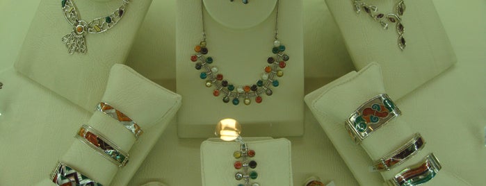 Ccusi - C.C. Garbera is one of Jewellery shops inspired in the Inca culture.