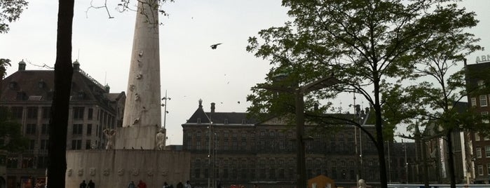 Dam Plaza is one of Free WiFi Amsterdam.