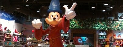 Disney Store is one of Jordanさんのお気に入りスポット.