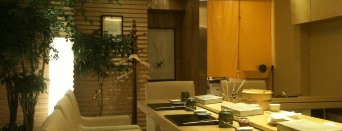 Gourmet Sushi is one of Lugares guardados de Jae Eun.