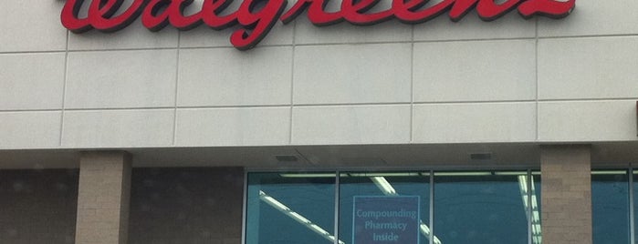 Walgreens is one of La-Tica'nın Beğendiği Mekanlar.