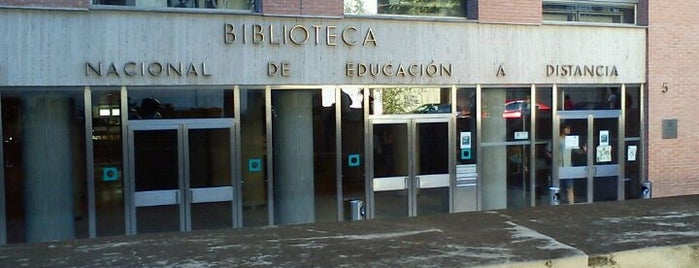 Biblioteca Central de la UNED is one of Todas las Bibliotecas de Madrid.