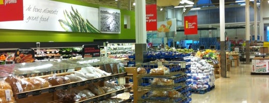 Asselin's Your Independent Grocer is one of Lugares favoritos de Jay.