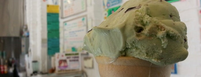 Norman's Ice Cream & Freezes is one of Lugares favoritos de Ashok.