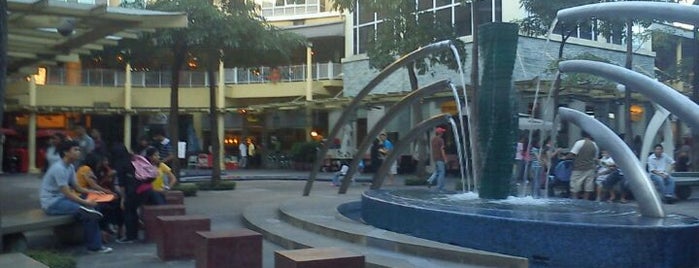 Serendra Piazza is one of Top Places to ChillOUT.