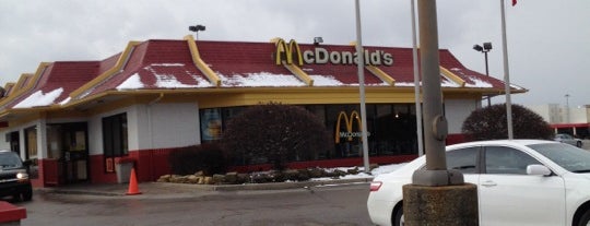 McDonald's is one of Locais curtidos por Dan.