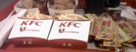 KFC is one of Mejores Pollos a la brasa, broaster o a la leña.