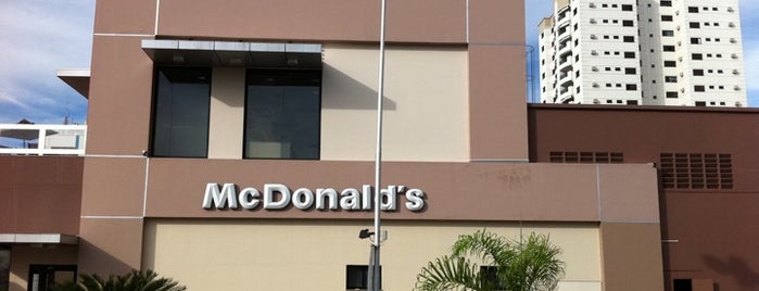 McDonald's is one of Tempat yang Disukai Jaqueline.