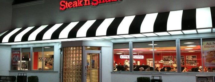 Steak 'n Shake is one of Locais curtidos por Laura.