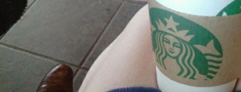 Starbucks is one of Locais curtidos por Patricia.