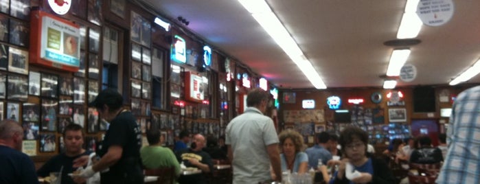 Katz's Delicatessen is one of NY, I Love You!.