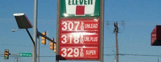 7-Eleven is one of Sheilaさんのお気に入りスポット.