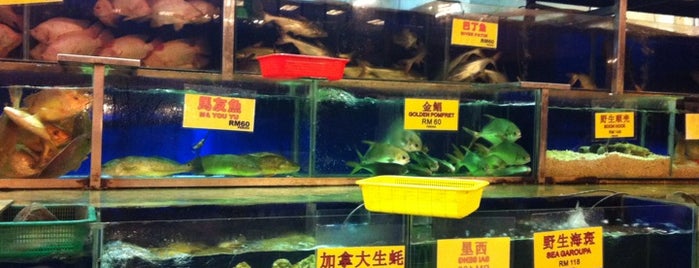 Pantai Seafood 水上人家 is one of KL Chinese Restaurants.
