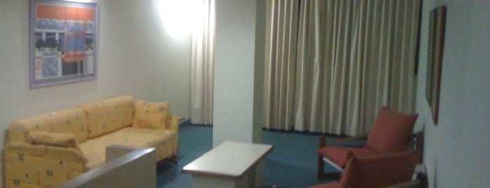 Hotel Lincoln Suites is one of สถานที่ที่ Andres ถูกใจ.
