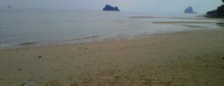 หาดป่าทราย is one of Andaman Sea.