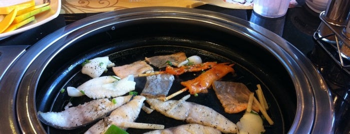 YakiMix Sushi & Smokeless Grill is one of hola:).