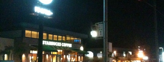 Starbucks is one of 夜中まで開いてるスタバ.