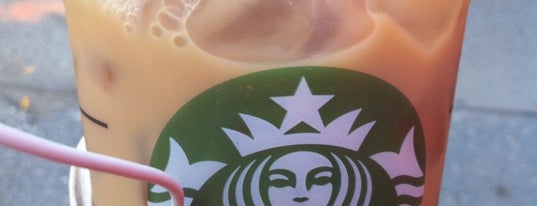 Starbucks is one of Judeeさんのお気に入りスポット.