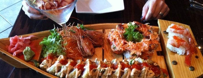 Fuji Sushi Bar & Asian Bistro is one of Locais curtidos por Danny.