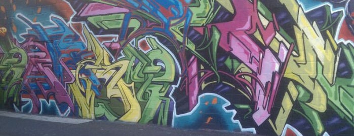Horseshoe Graffiti Wall is one of Tempat yang Disimpan Chief.