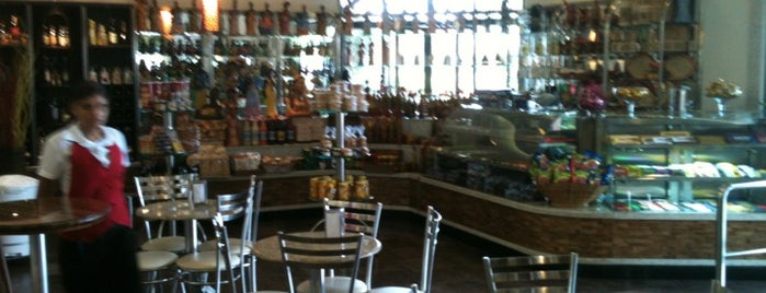 Restaurante Santa Helena is one of Tempat yang Disukai David.