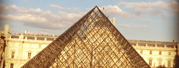 Musée du Louvre is one of Dream Destinations.