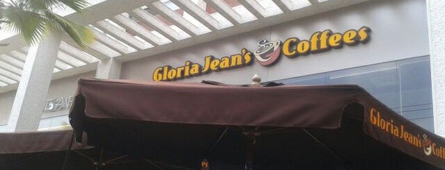 Gloria Jeans coffees is one of Ale'nin Beğendiği Mekanlar.