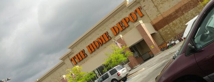The Home Depot is one of Locais curtidos por Whitney.