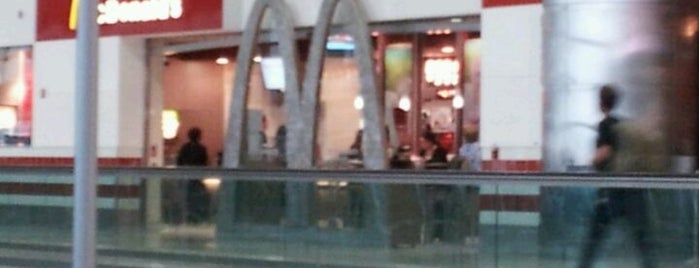 McDonald's is one of สถานที่ที่ Sunjay ถูกใจ.