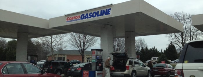 Costco Gasoline is one of Tempat yang Disukai Jen.
