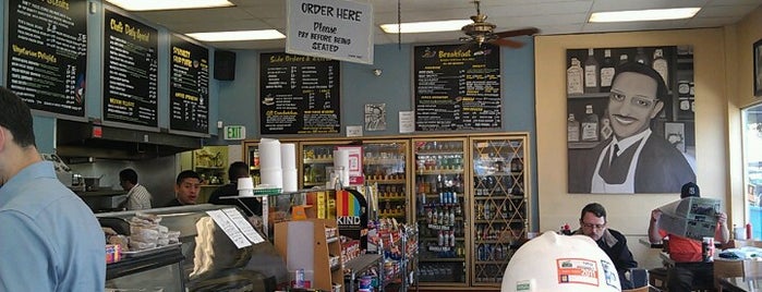 Pete's Deli & Cafe is one of Posti che sono piaciuti a Galen.