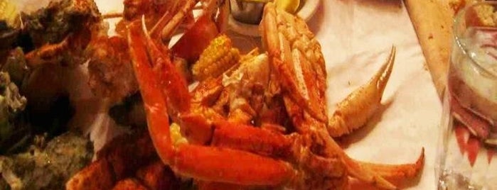 The Crab Pot is one of Seattle.