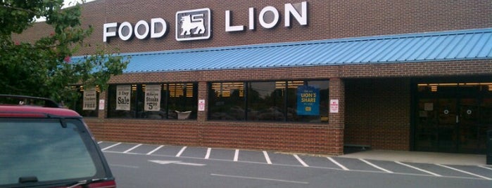Food Lion Grocery Store is one of Tempat yang Disukai David.
