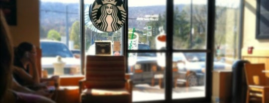 Starbucks is one of Tempat yang Disukai Emily.