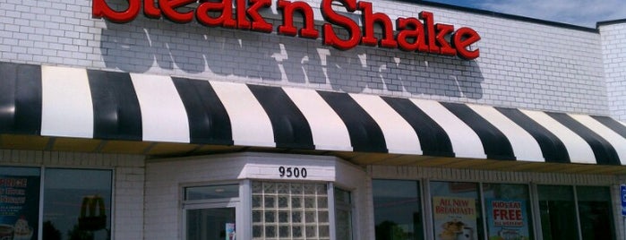 Steak 'n Shake is one of สถานที่ที่ Jim ถูกใจ.