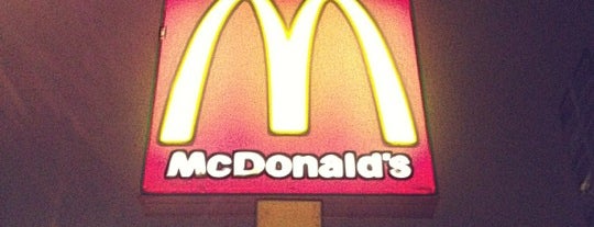McDonald's is one of สถานที่ที่ Andrea ถูกใจ.