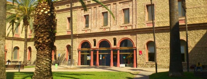 Biblioteca Nou Barris is one of สถานที่ที่บันทึกไว้ของ Rafael.
