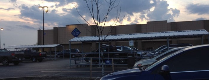 Sam's Club is one of Brittaneyさんのお気に入りスポット.