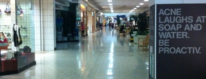 Southern Hills Mall is one of Jordan'ın Beğendiği Mekanlar.