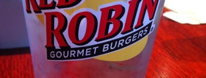 Red Robin Gourmet Burgers and Brews is one of Tempat yang Disukai Drew.